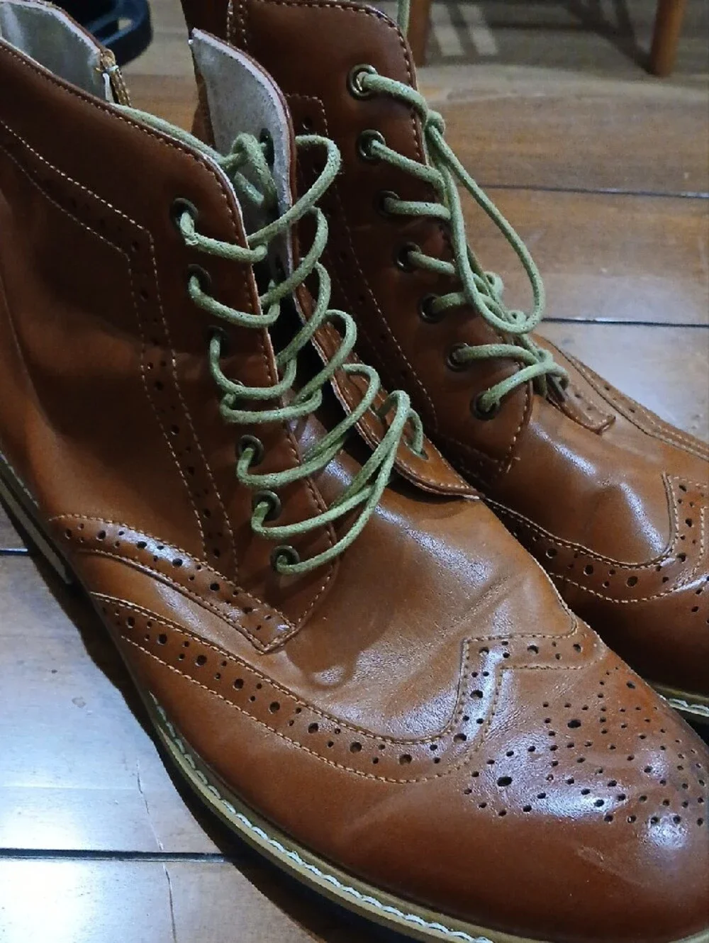 Men's Tan Leather Chukka Boots with Olive Laces